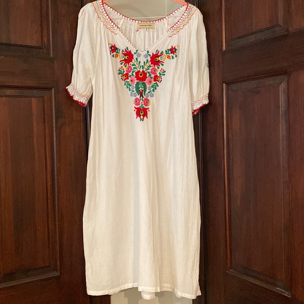White Embroidered Mini Dress with Floral Motif - Picture 4 of 9